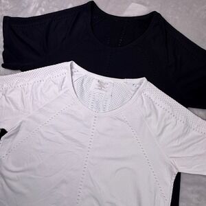 Athleta Momentum Seamless Short Sleeve Workout Shirt 2 Pack Black White Medium